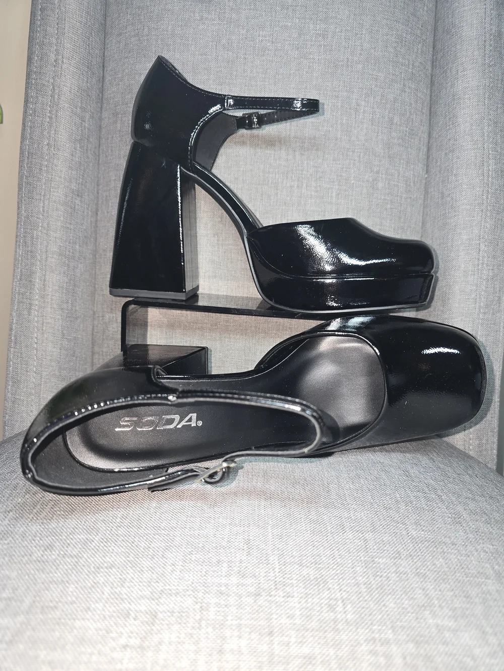 Soda Black Patent Platform Mary Jane Heels 'YUCKI' sz 11